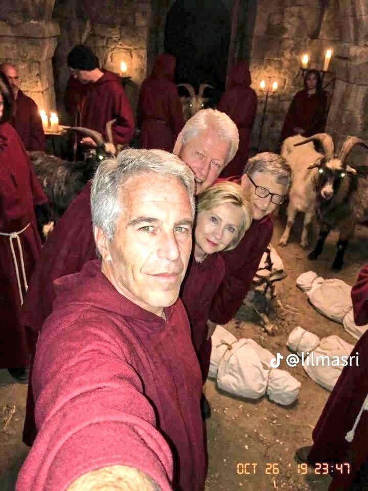 ChasingSunsets tweet media