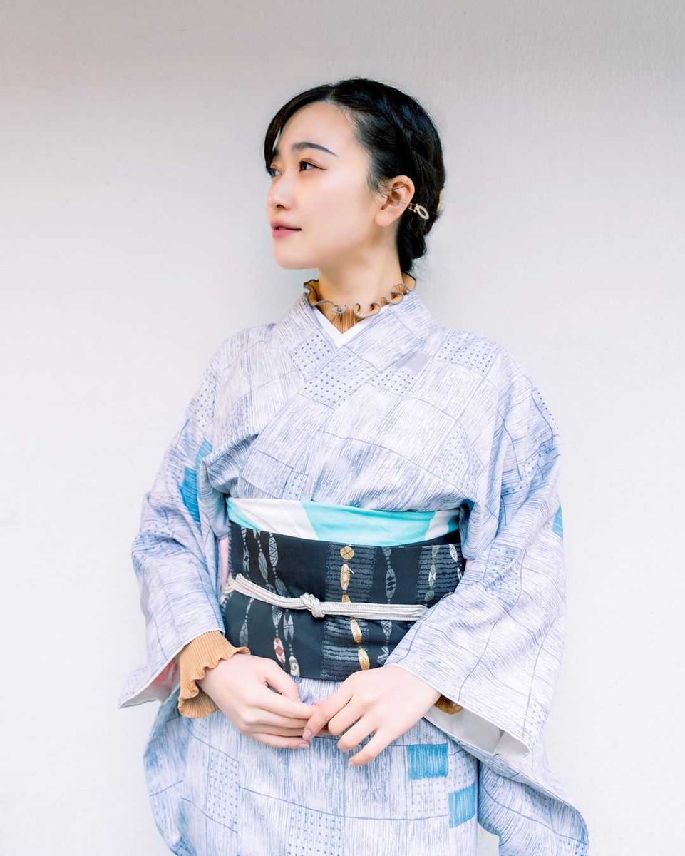 aze5ya's tweet image. 藤崎行ったらさ、娘が急に「ママ、もっと空手習いたい！」って言い出して、ちょっと焦ったんだべ。で、700円のパン買って、定禅寺通りで食べたんだ。まあ今日も生きてるわ😅