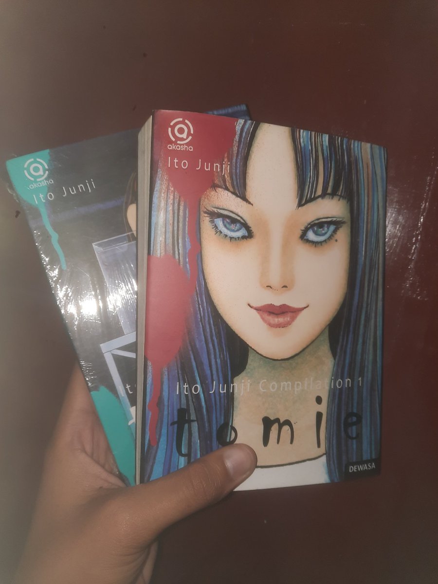 fishlezz's tweet photo. WTS KOMIK ITO JUNJI TOMIE 
vlo 1 dan vol 2 (sealed)
idr. 100k
manual only yaw dom jkt📍
GOO GRAB IT FAST https://t.co/UvTmngJFao