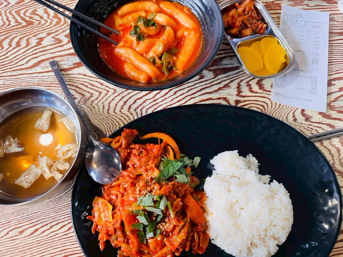 火曜日まで韓国いて帰国してからずっと眠いのでダラダラ土曜日
そんなことしてたら映画ももう来週で
有給取れなかったから13日朝イチで見にいきたいと思ってます。