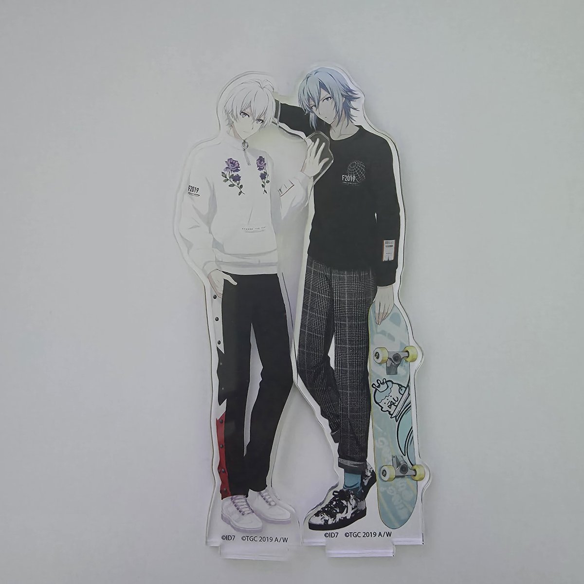 타마키가 벽쿵하고 소고가 타마키 가슴만지는 공식 아크릴