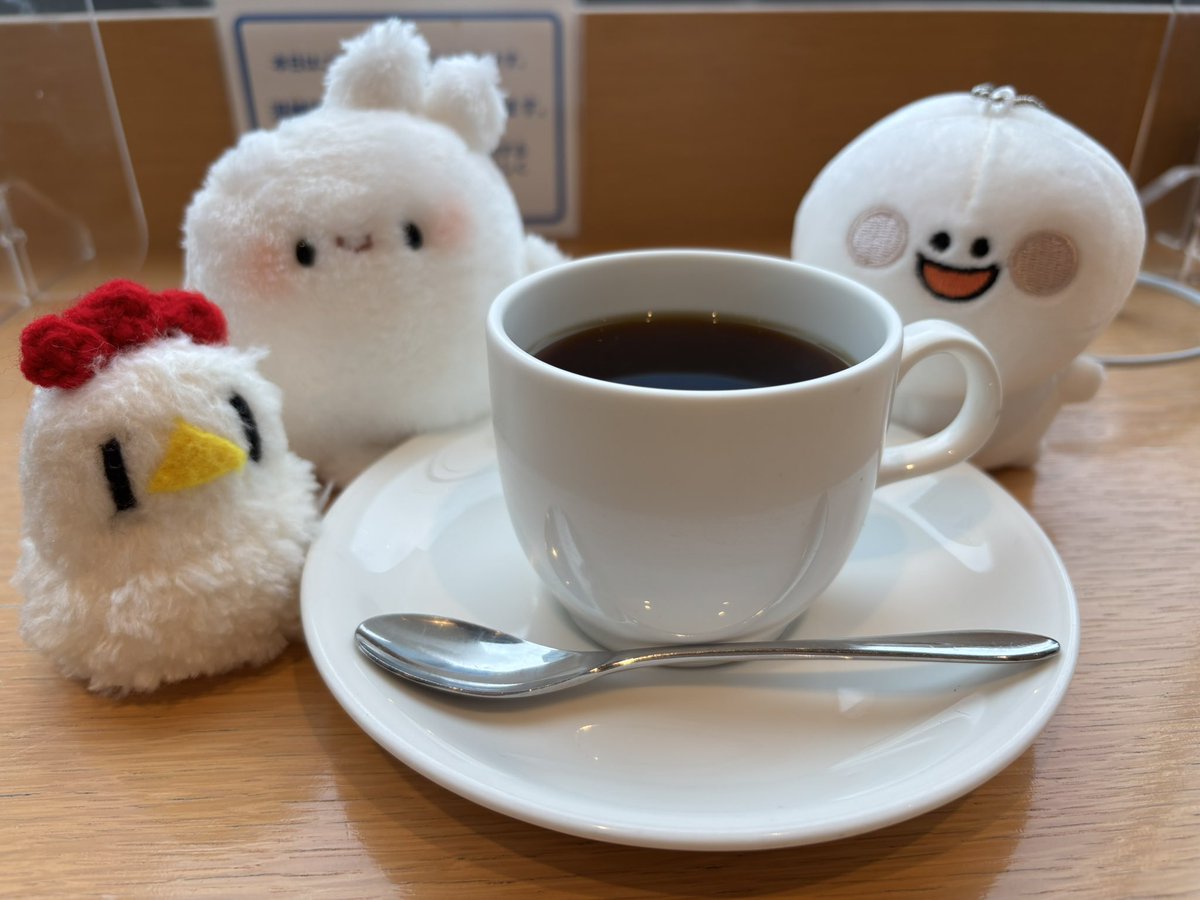 1103chiffon's tweet photo. おちゃちゃ会からの🍜からのコーシーブレイク☕️外は雪です。

#おちゃちゃ会 #たらもちゃん #テバサキ　#とこうさ https://t.co/NcvxDE1zTl