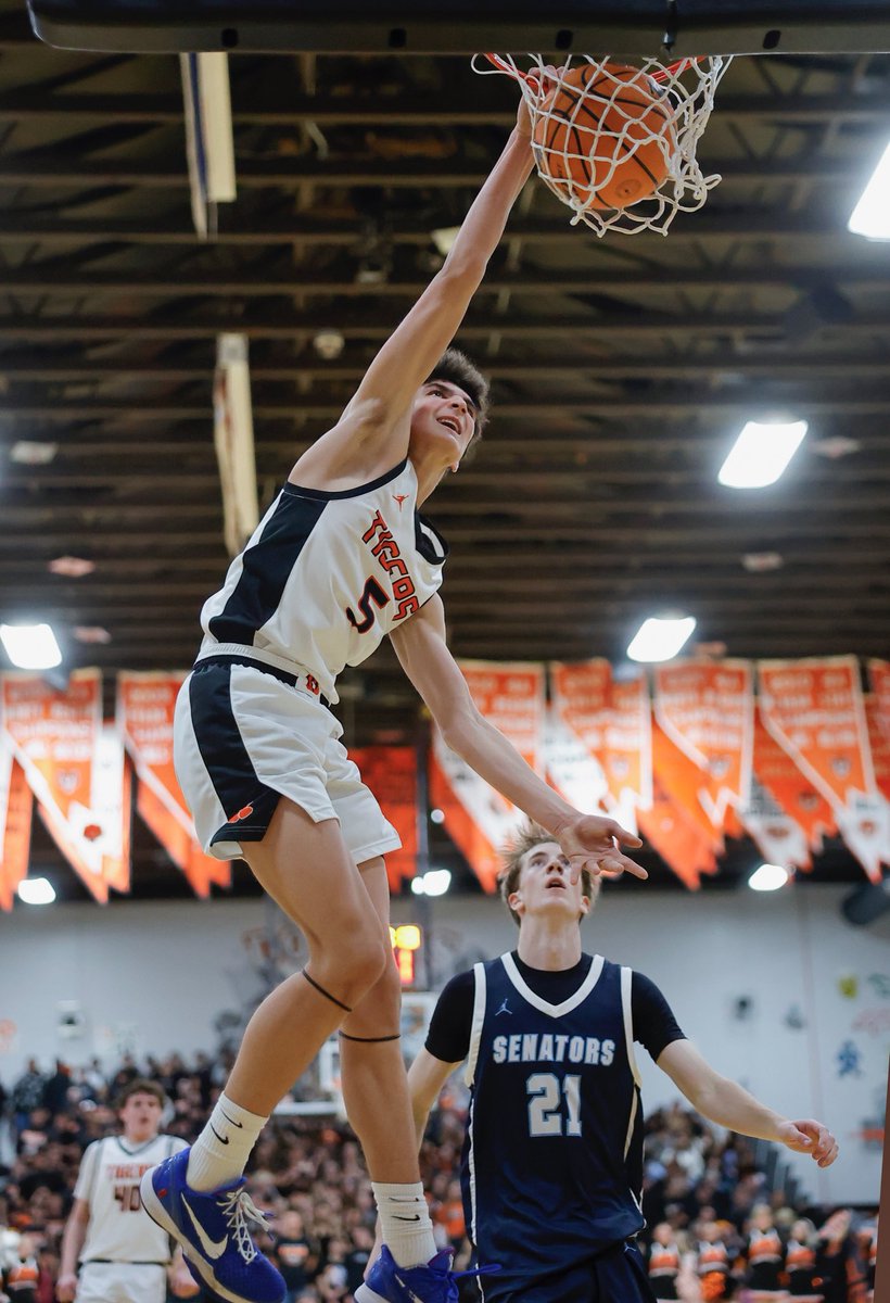 Douglas Basketball tweet media