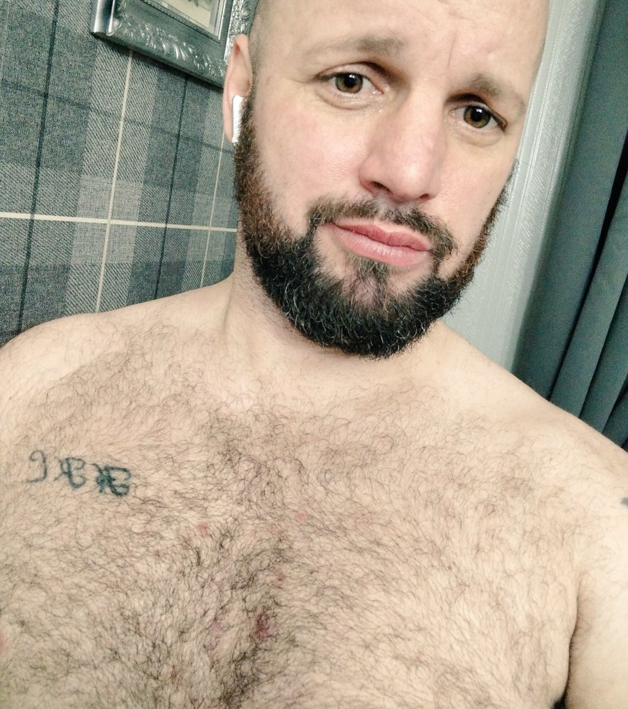 Good morning ..... day off and off to Manchester.... there better be a cold pint along the way to remind me I am off work.
