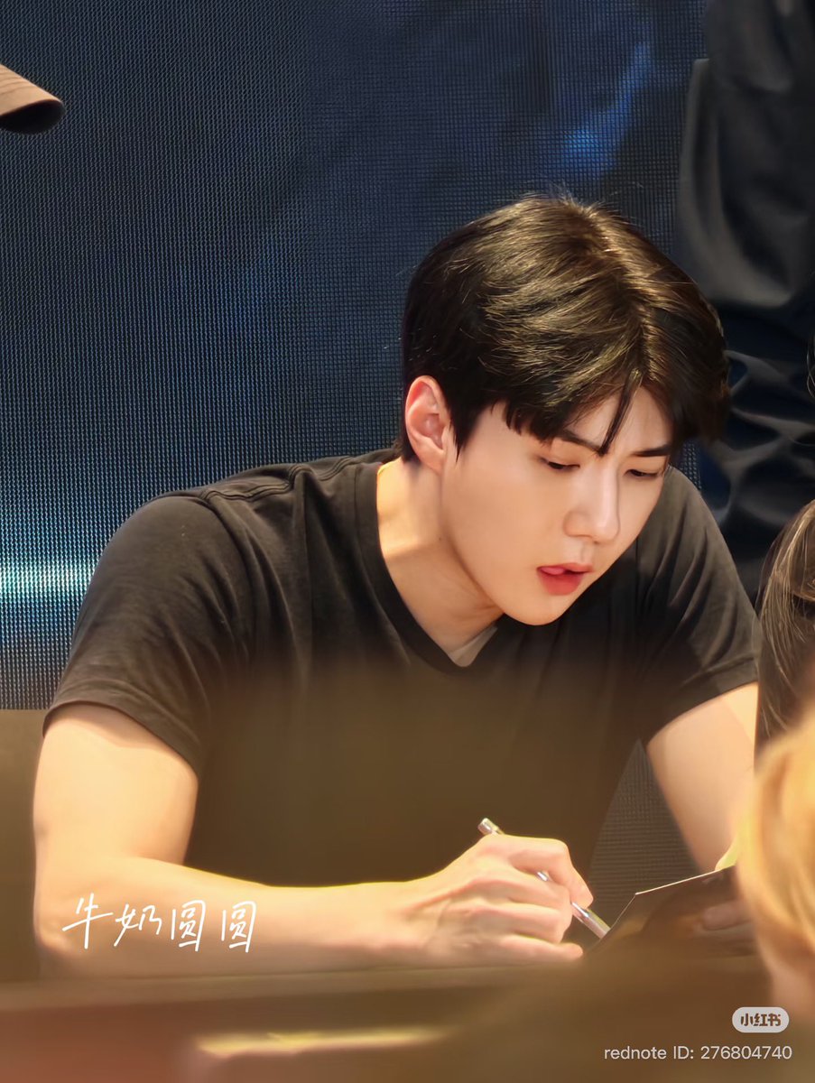 selubae94's tweet image. กุยอมเลย จะบรรยายความหล่อยังไงให้เข้าใจดูรูปเอาเหอะ