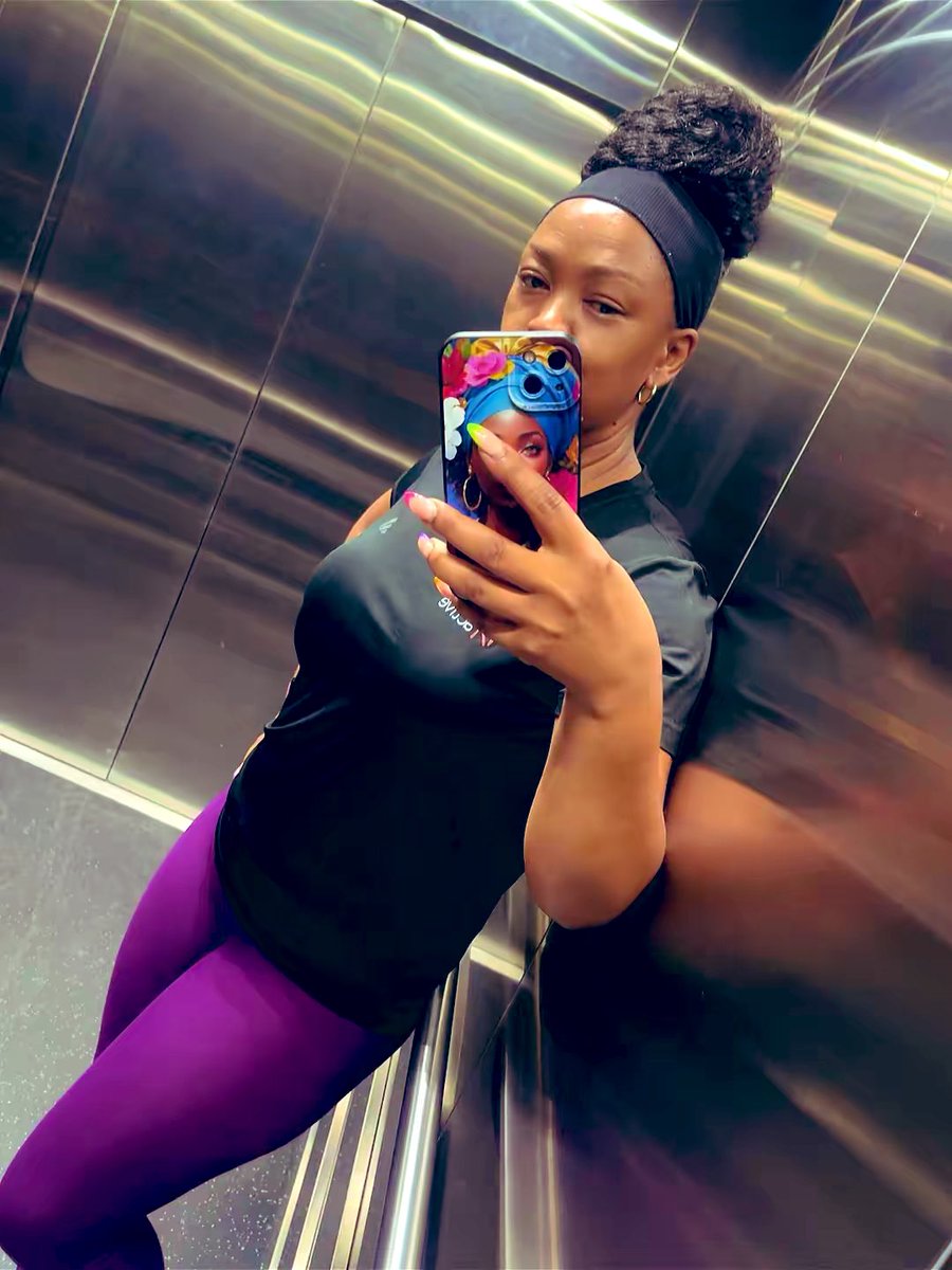 Hlela_Lulubel's tweet photo. My hustle loves 🤸🏾♂️🏋🏾♀️💃🏾 2nd Saturday done and we are building nicely🙏🏾
No one is gonna have umkhaba on my watch 🙅🏾♀️
#YourPersonalTrainer
#LulubelFit
#SaturdayBootcamp https://t.co/OySCtdA3Yt