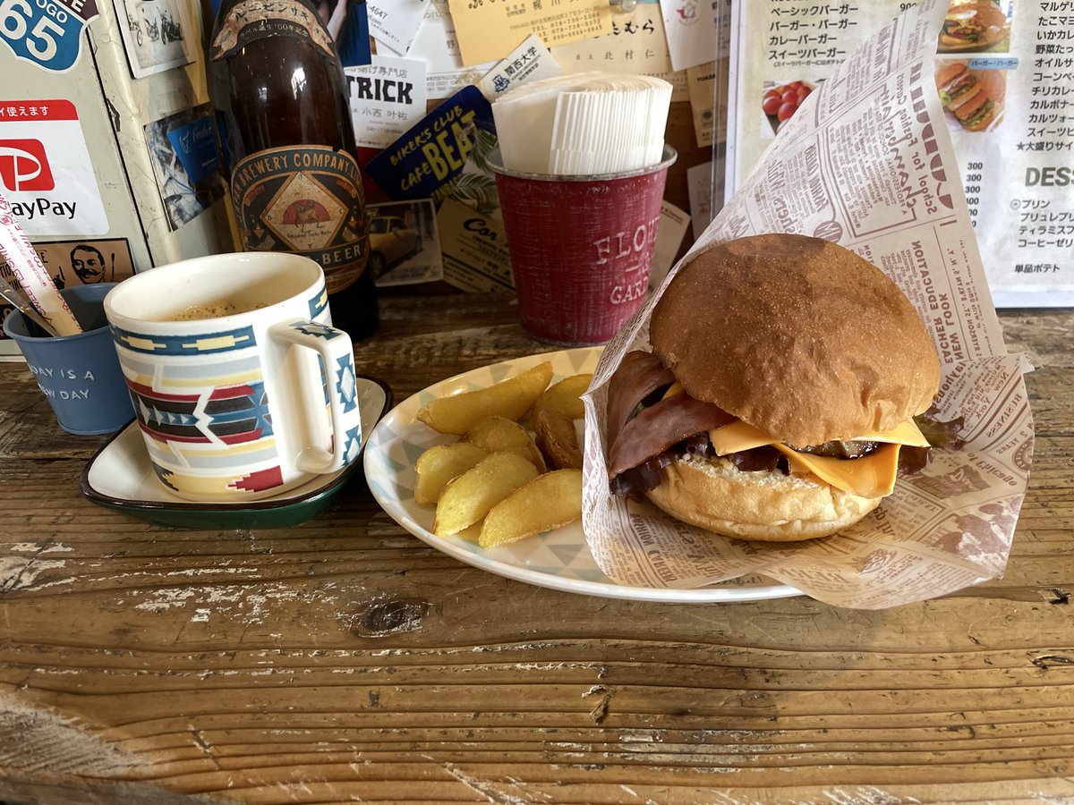 suma4629's tweet image. 2週間ぶりのバイク。

美味しいバーガー食べて道の駅東条行って

無事帰宅。時折り射す陽射しがまるで

陽射しを求めて走ってるって感じで

心地よかったです。

#xsr900gp
#yamaha
#route65