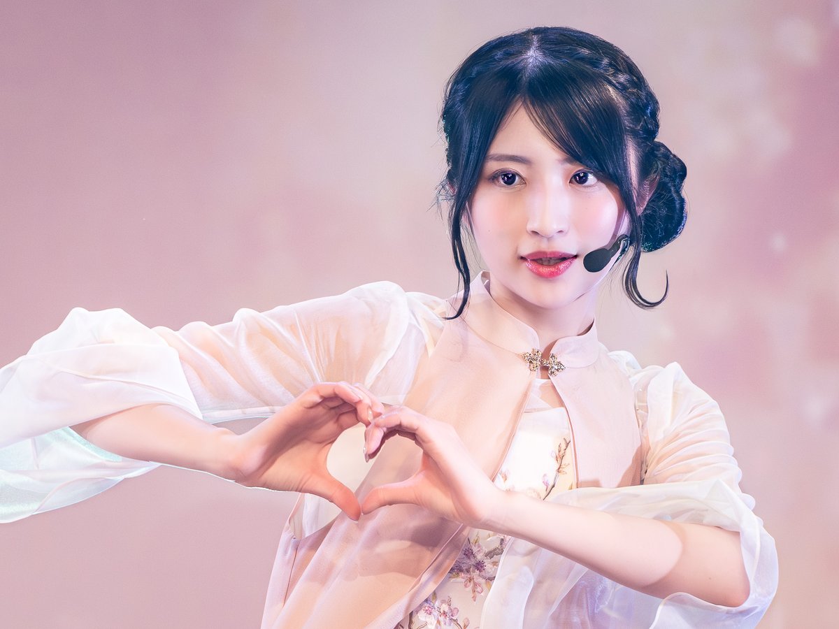 淡い記憶の中で、君だけが鮮やかだった。 朝宮日向さん