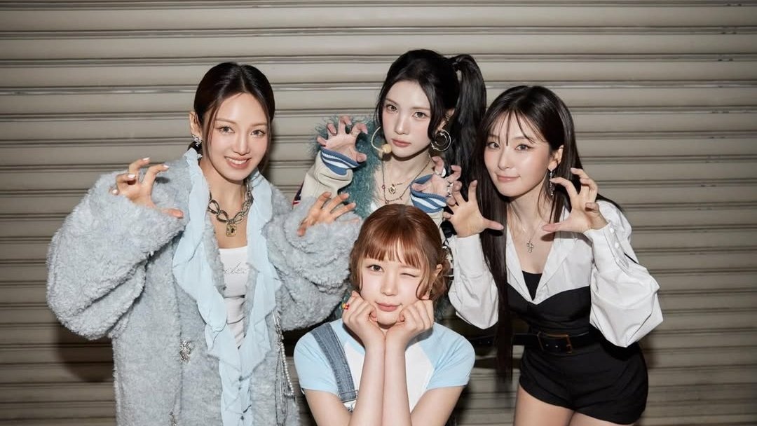 mond_briller's tweet photo. Dan yang terakhir aku gatau koneksi mereka apaan, mo bilang para dancer tapi ada dede Ye-on yang Vokalis, mo bilang para Kim tapi Seulgi yang Kang huhuu bingungg infokan gaess https://t.co/FqJHpmZSQl
