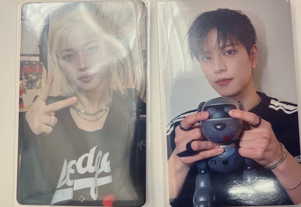 交換】stray kids straykids スキズ 展覧会 特典 CD トレカ 譲