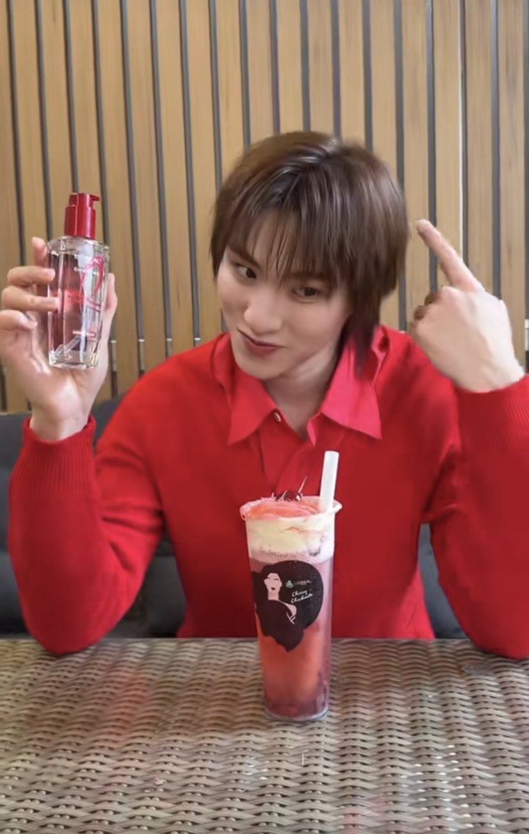 jrsxcvii's tweet image. สีแดงน่ารักมาก 
🔗vt.tiktok.com/ZSaKRsgoS/
꒰ 🍓⋆ #kongjiro  ; @kongjiro_ ✩