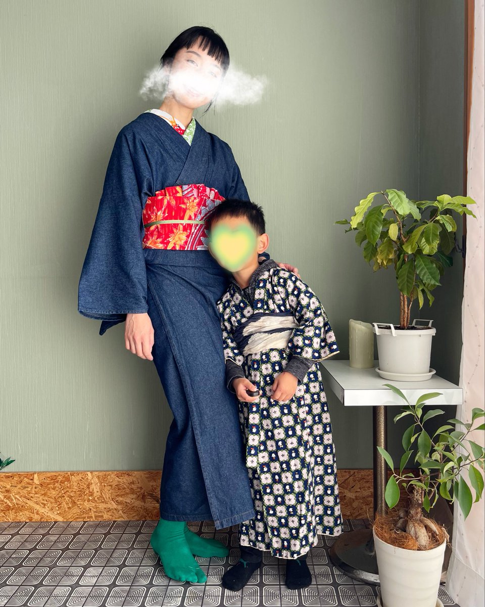 jansai_th's tweet photo. 親子着物でお出かけ✨️
私のコーデはザリガニ手ぬぐいを半衿に、リサイクルショップで一目惚れした名古屋帯❣️短く固めなので、アヤアヤさん @ayaayaskimono のパタパタ結びがピッタリ🥰足元はスニーカーにして博物館行ってきたよ🌎🚗 ³₃

#親子コーデ #普段着着物 https://t.co/SRgqAeN3qv