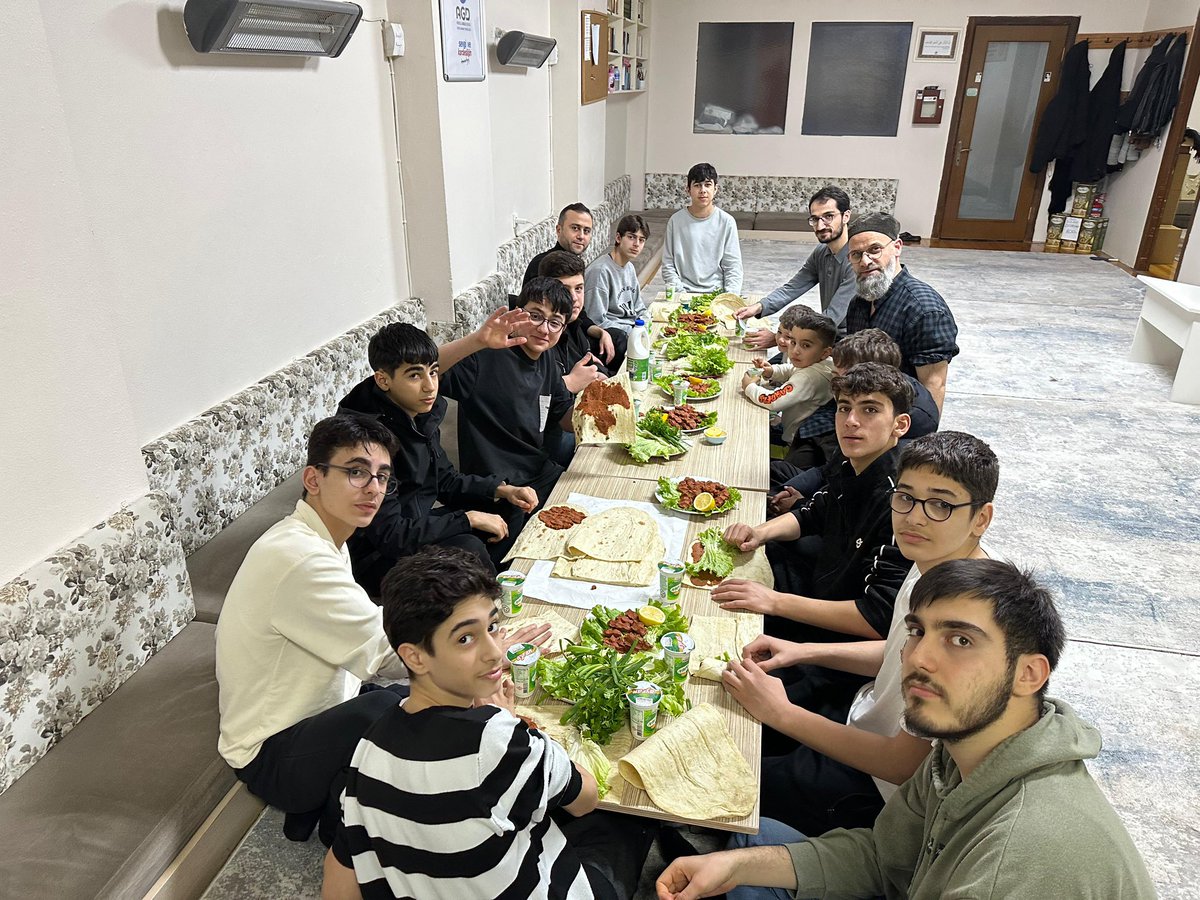 🔻Liseler Genç İstikbal Buluşmaları

📍Fevziçakmak Mahalle Temsilciliği

#BirYıIdizinizinde #FetihNesli #varolsunliseler