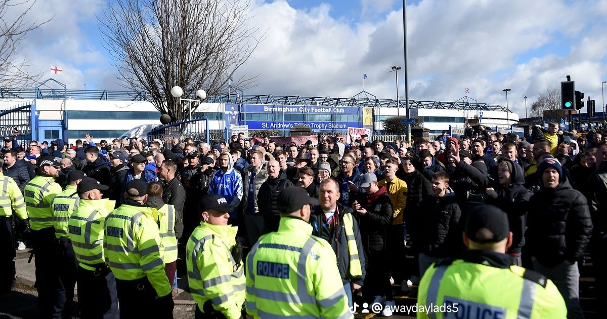 awaydayladsfs's tweet image. Birmingham v leicester 
Wolves v chelsea 
Wba v stoke 

That's a lot of people passing through new street and birmingham. 
Good luck wmp. Couldn't happen to a nicer police force. 
Where's everyone else of today 👊 

#birmingham #leicester #stoke #chelsea #wmp