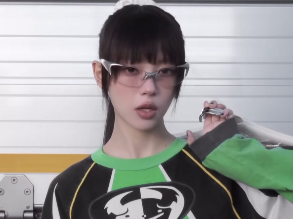 まって、いつの間にNOT MEのMV出てた！モカちゃんの眼鏡姿とキレのある