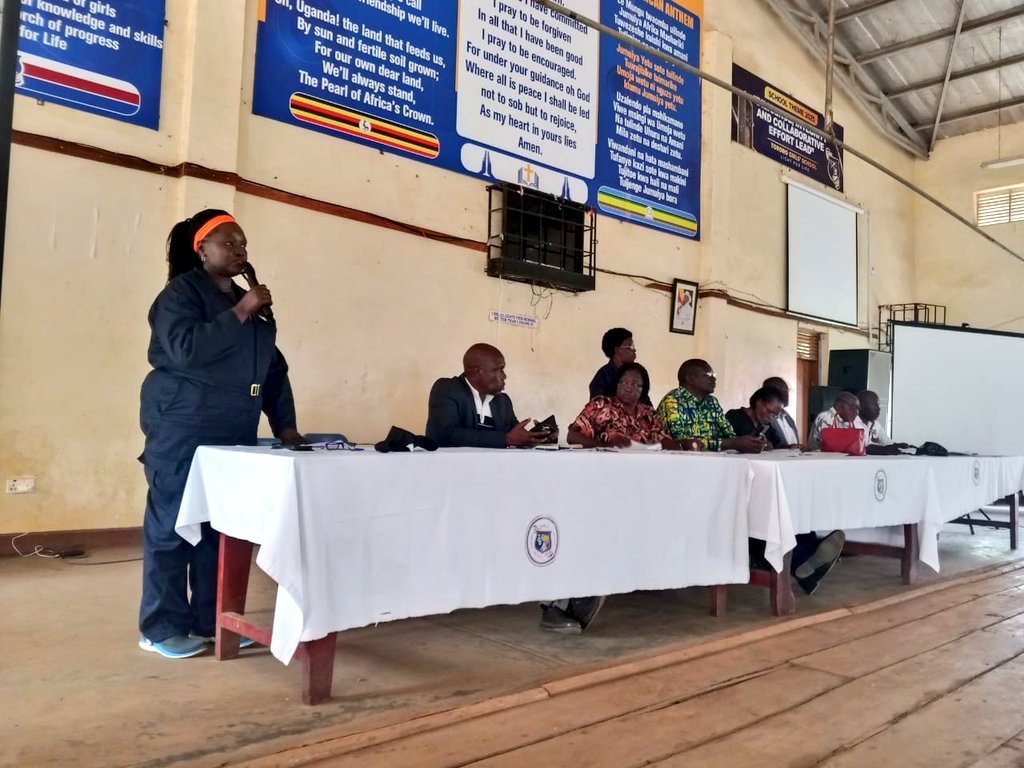 kyobesarah's tweet image. @CarolineTaliba, the National Trainer for the Tororo region, emphasized that the best learning occurs in the environment. She thanked the National Office and @Educ_SportsUg for exploring new methods and appreciated the teachers' creative contributions. @upstu_2019 @SESEMATKAMPALA