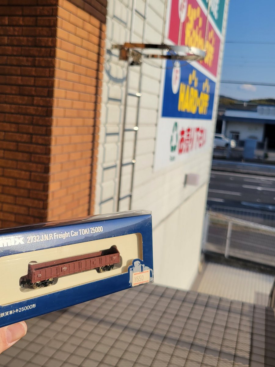 泉南でTOMIXのﾄｷ25000
これもそろそろリニューアル生産されそうやな