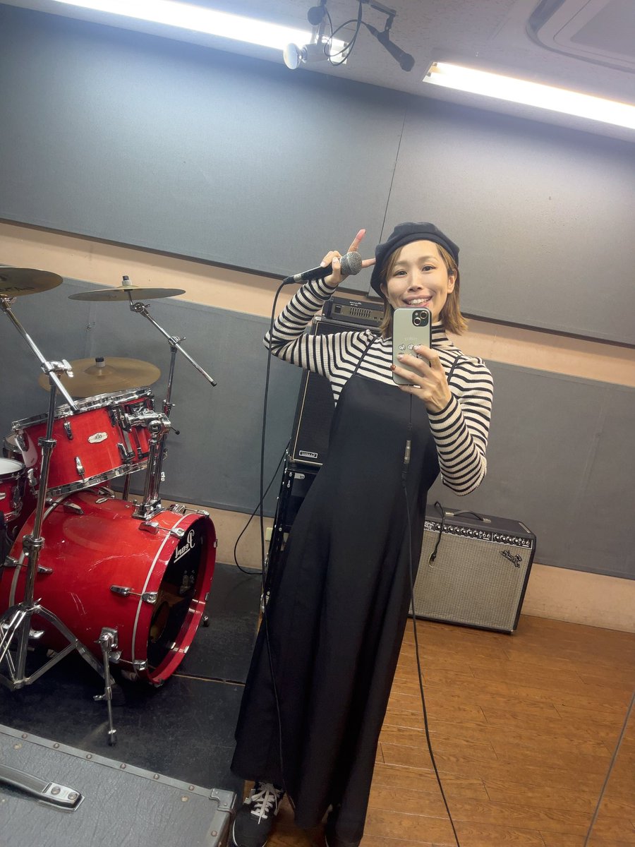 寒過ぎ＆まさかの雪予報☃️
そんな今日ですが池袋FI5VEさんで歌います🎤
出番は19:35〜
久々な曲やろうかなーと♪

また、配信や応援チケットもあるのでぜひ🙏
配信🎥youtube.com/live/ecBWcPl5o…
応援🎫passmarket.yahoo.co.jp/event/show/det…

お待ちしてます🙇‍♂️