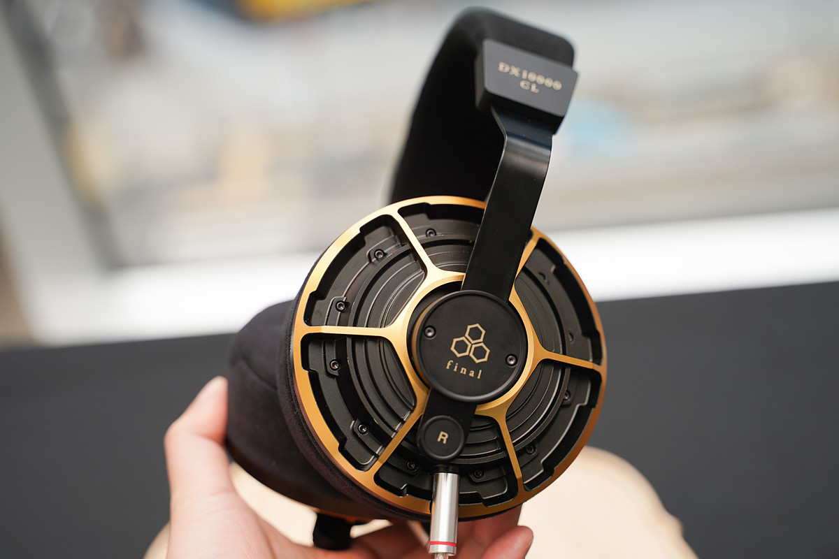 avwatch's tweet image. finalトゥルーダイヤモンド振動板ヘッドフォン「DX10000 CL」、Astell&amp;amp;Kern最上位ポータブルDACアンプ「HC5」 av.watch.impress.co.jp/docs/news/2084… #ヘッドフォン祭 #hpfes