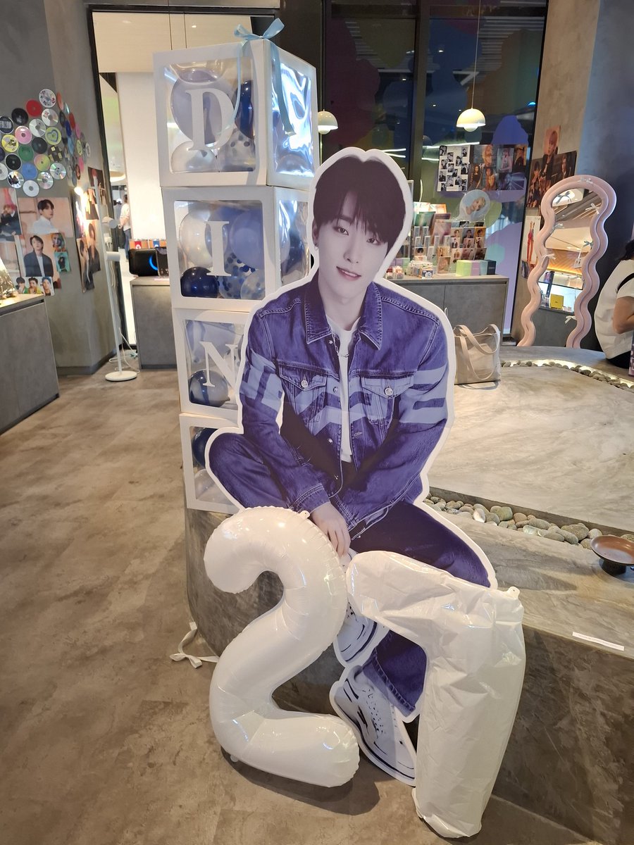 ciiiisme's tweet photo. From i came here to pass my otters → I came for a reunion🥹😭 I miss my akakdeul https://t.co/oKoAY7gmGD