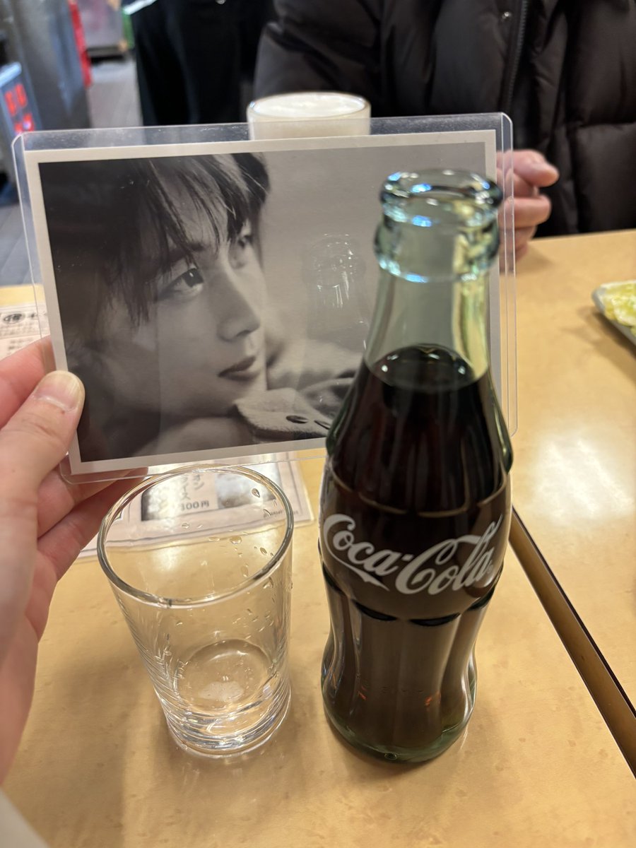 今日のお昼に飲んだコーラ ぬるいコーラ ではなかったけど☺️