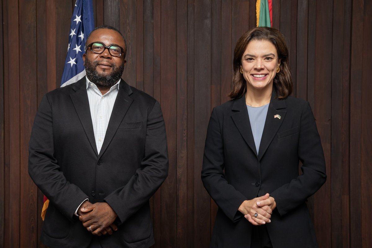 Encarregada de Negócios Abigail L. Dressel tweet media