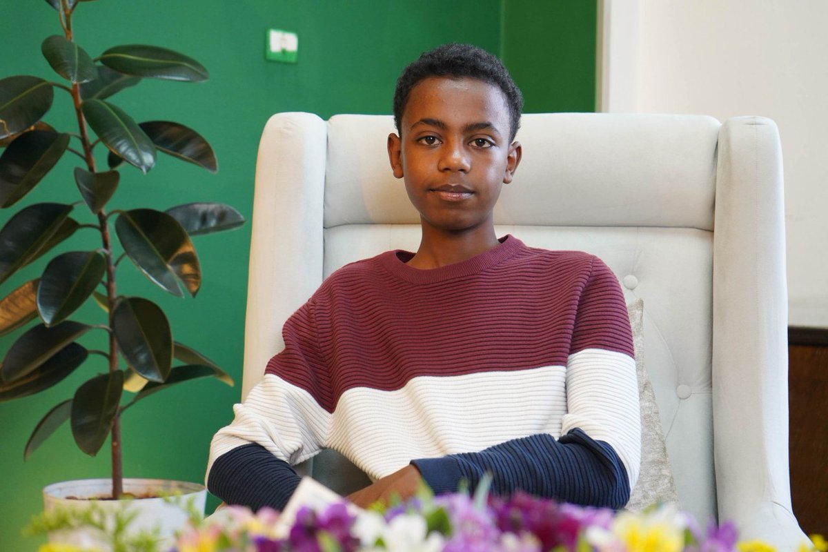 Insane 🤯 500+ Followers in 1 Day

My last post hit:
> 65K+ Views
> 2.3K Likes
> Went from 120 - 625 followers

Massive thanks
If you are new here say hi and lets connect 

Btw do i really look like lamine yamal 😁

<a href="/imsanyidiriba/">Sanyi</a> 16 y/o developer building cool stuf