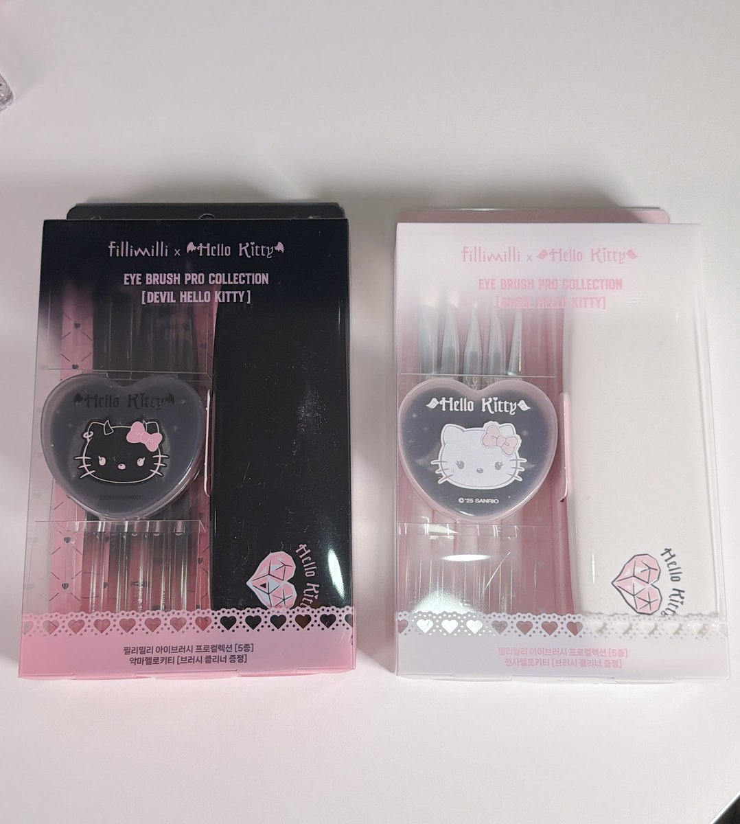 หาเซตแปรงแต่งตามินิๆ ไว้อันนี้ครบอยู่นะ ￼ Fillimilli x Hello Kitty ของเค้าขนแปรงนุ่มม จิกสีดีอยู่ล่ะ👏🏼
👉🏻 Angel &amp; Devil  🪽😈น่ารักมากกกมาก เลือกไม่ได้🤣