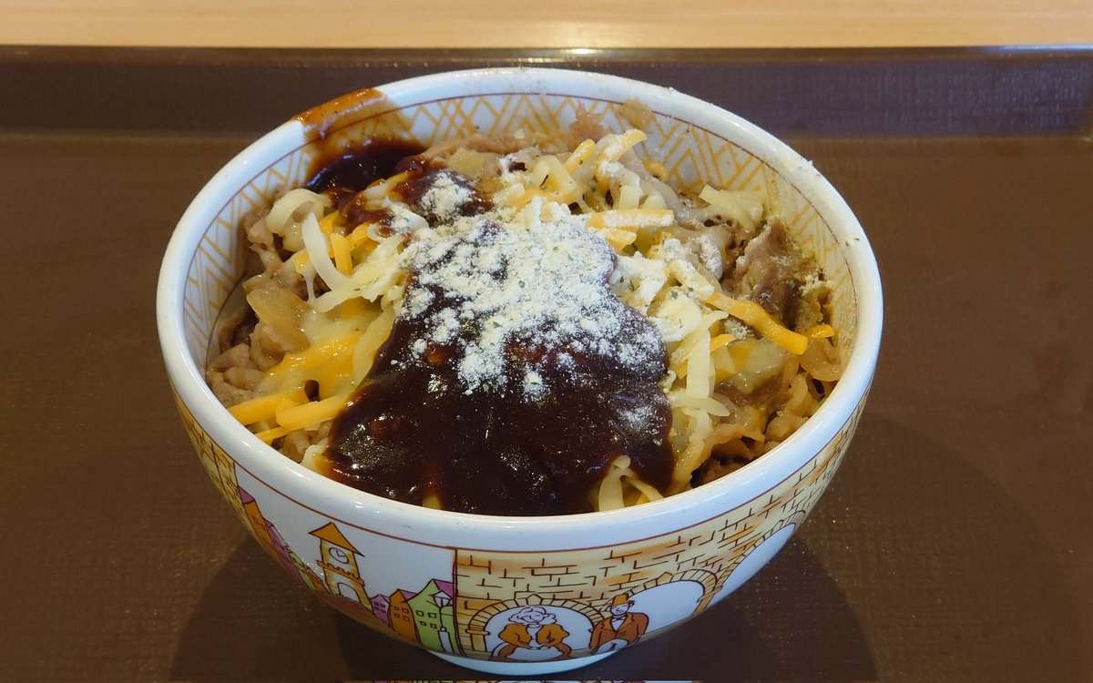 オンデチー牛を注文！
すると店員が走りながらこちらに来た
私の顔や仕草をチラチラ確認しながら
「あの、こちらにじさんじのカード付きませんよ！カード付きに変更しますね！！」と笑顔で語る店員
私は「そんなものは必要ない」と伝えると店内はざわつき、阿鼻叫喚に包まれた。まるで異物を見