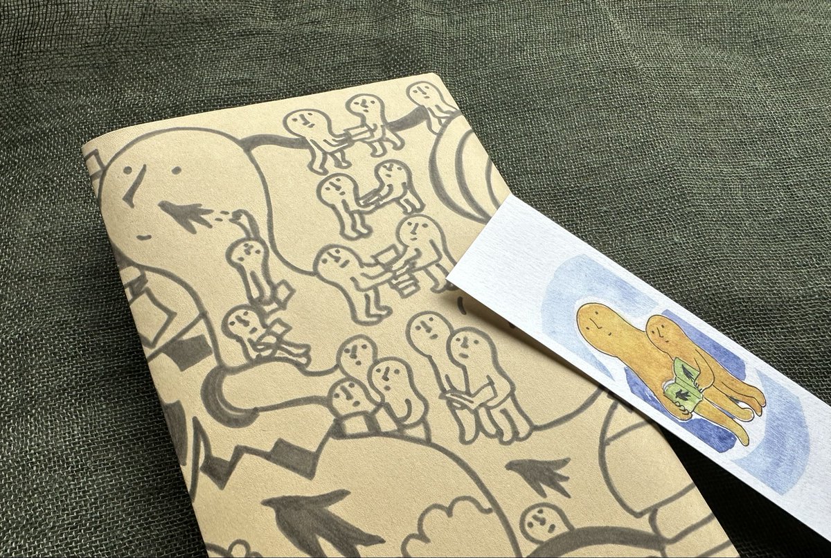 ウェブ古書店うみつばめです。

本棚の小さな単行本が旅立つ。

ブックカバーをかけた。
栞を添えた。

本とお客様とご縁に感謝。

kaiensha.stores.jp

#本　#読書　#古書店うみつばめ