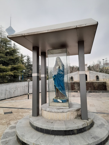 DrNamdar's tweet photo. While misguided and extremist Jews call the Virgin Mary a prostitute, Iranian Muslims consider her a saint and build a metro station and a sacred statue in her name in the Dialogue Park.
#Saint_Mary is holy in Iran. https://t.co/COJTz1OnQC