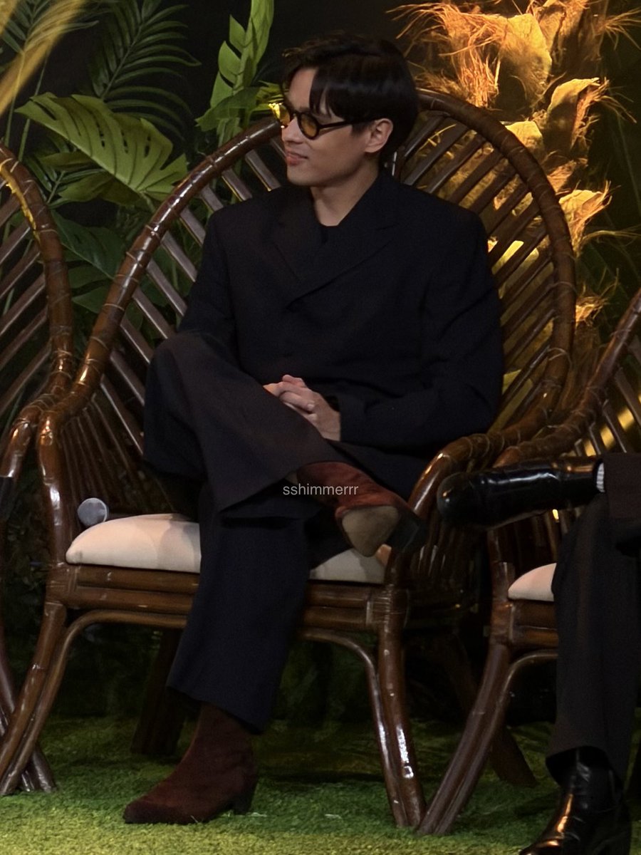 sshimmerrr's tweet photo. the chemistry is undeniable even from seats apart

AZRALPH DOUBLEMINT FRESH START
AZRALPH DOUBLEMINT FRESH START https://t.co/ySrP5QL4bJ