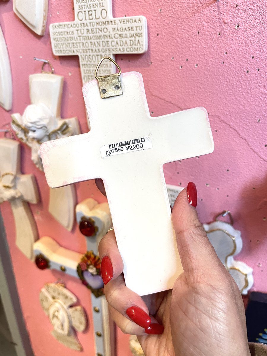 メキシコの聖品店で買い付けてくる十字架です💒✨ レジン製で新品です