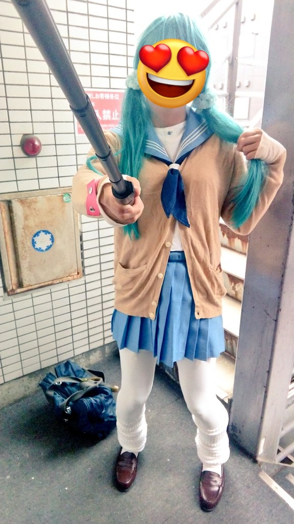 aaaaaaa23807947's tweet photo. 今日は中京女◯水色セーラー服にニーハイ・ルーズソックスです♥️
#池袋アウル
#女装
#女装校生
#セーラー服 https://t.co/hmq8F6NYMW