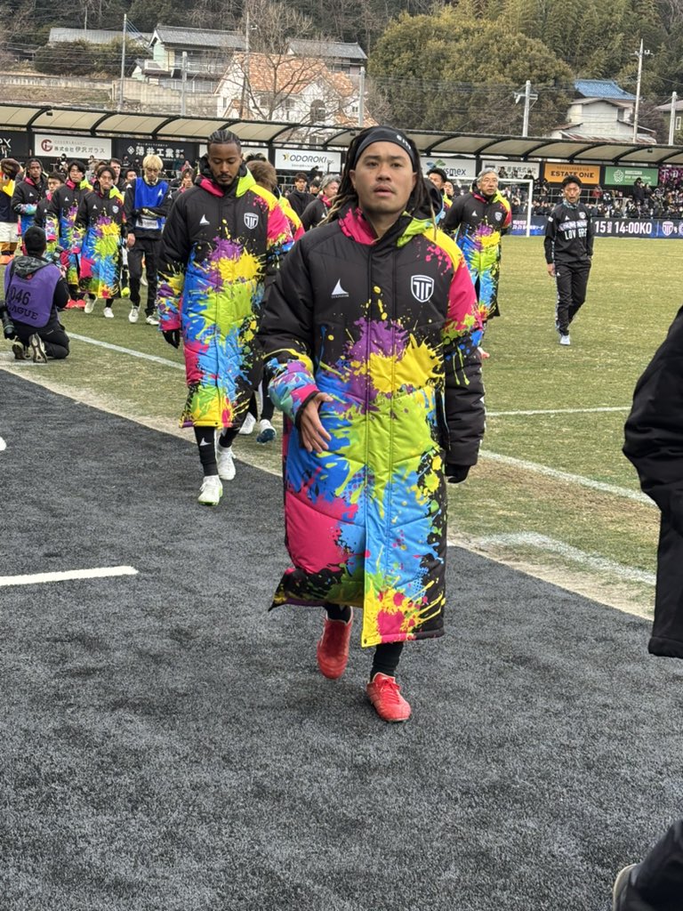 なんやこのベンチコート