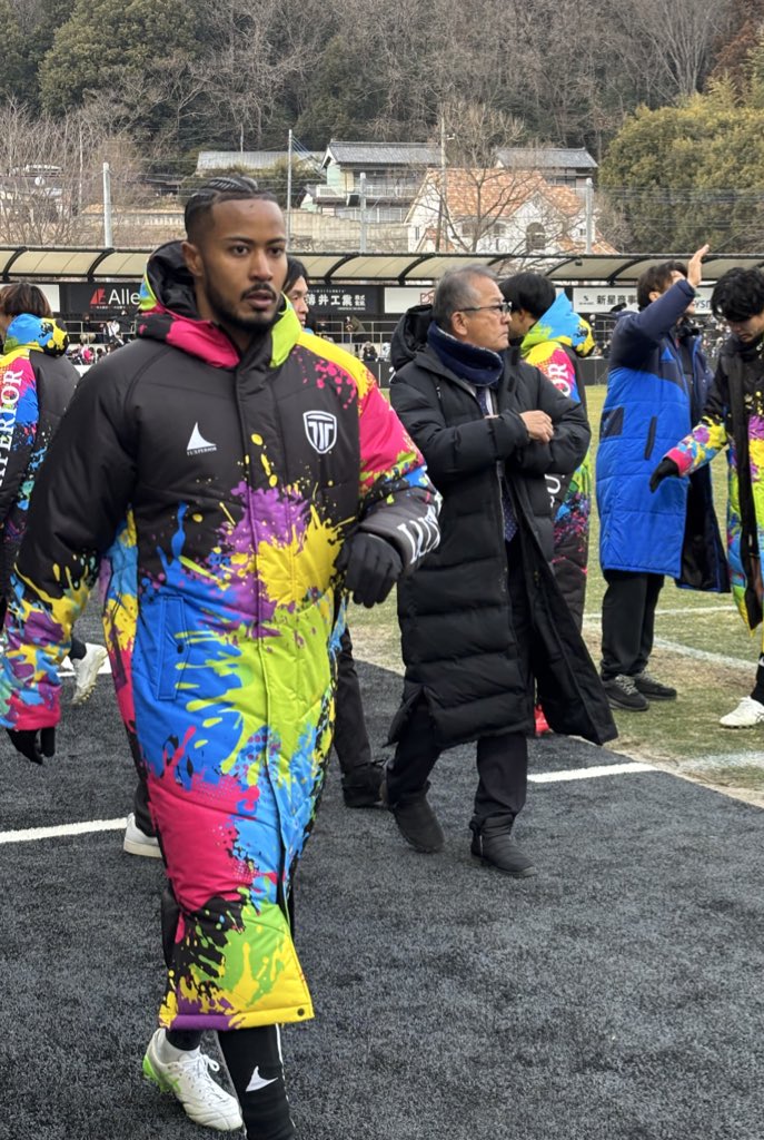 なんやこのベンチコート