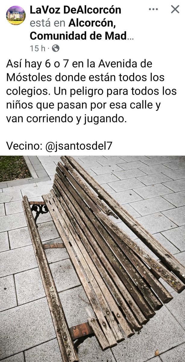 Es en la Avda Móstoles más o menos frente a la Gasolinera Moeve 
Llevan ya tiempo. 
Sirva como forma de presionar para que se arregle
Imagino se habrá visto, pero sino,.para info a 
<a href="/c_mantenimiento/">Concejalía de Mantenimiento</a> 
Camino de Alcorcón a Móstoles