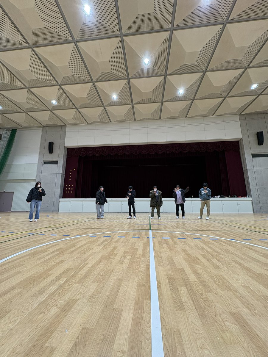 FreshManCamp_'s tweet photo. 2月3日活動してました！
午後からは体育館を貸切、ゲーム案の練習をしました！
活動終わりには節分の日だったので豆まきをしました！
モンキーがわざと行事ごとと被せて活動日程組んでるんですけど、後輩たちからいじられました笑
👹🐒の誕生です。 https://t.co/4vJe9ZY5Dy