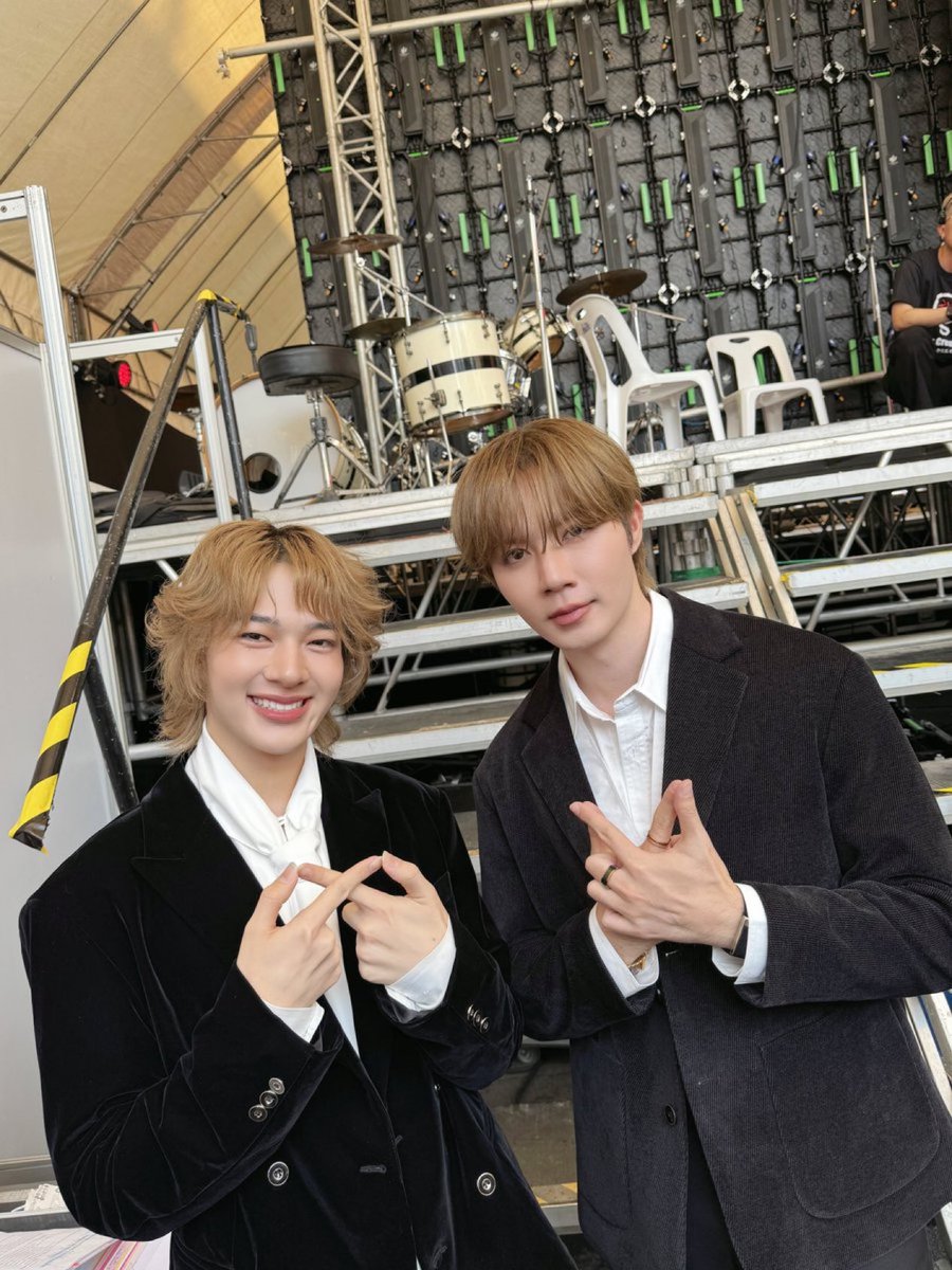 Suddenly ZeeNuNew are both Japanese? 👁️👄👁️

#JAPANEXPOTHxZNN 
#JAPANEXPOTHAILAND2026 #ZeePruk #NuNew