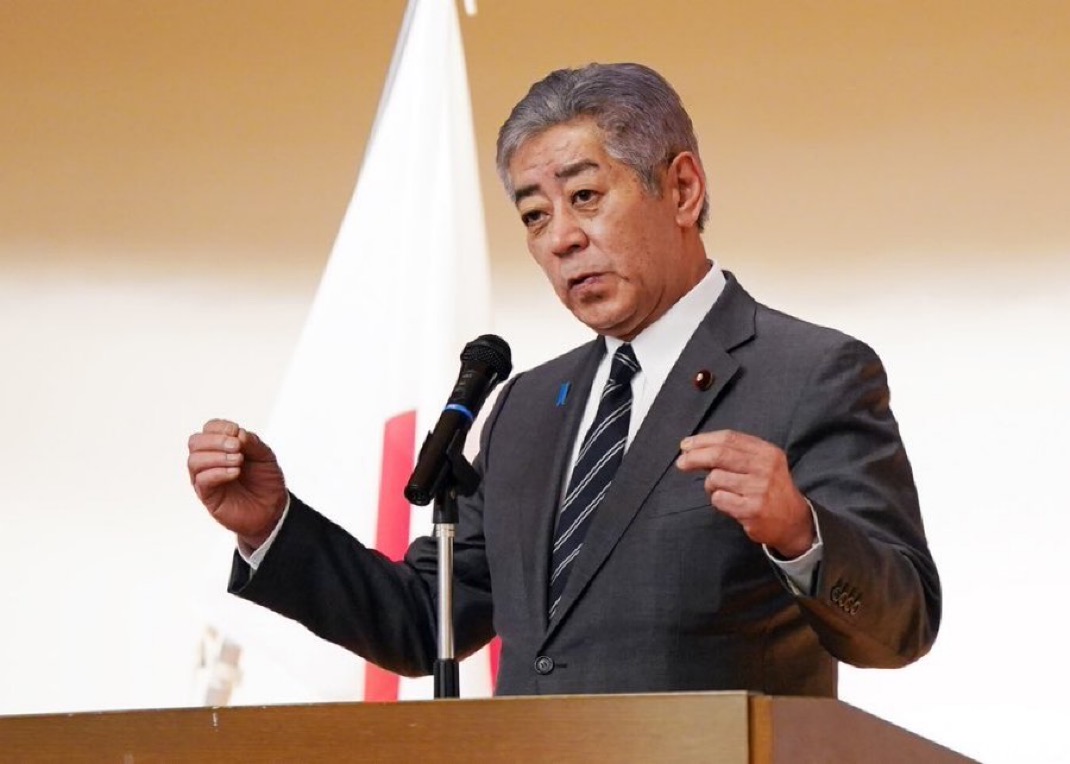 SamuraiShibaJP's tweet photo. 歴代最悪の外務大臣だったと思う人✋ https://t.co/Ku125mlKik