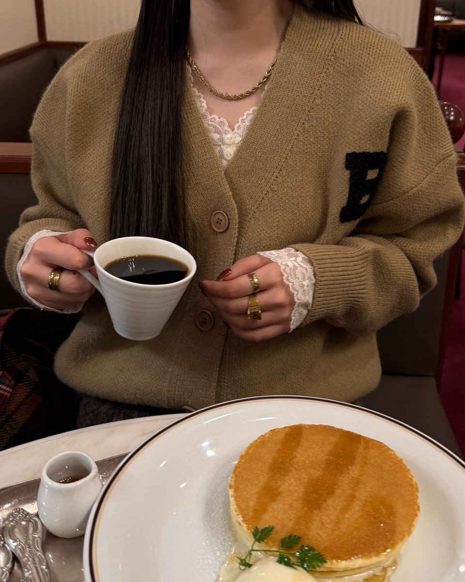 びすこ tweet media