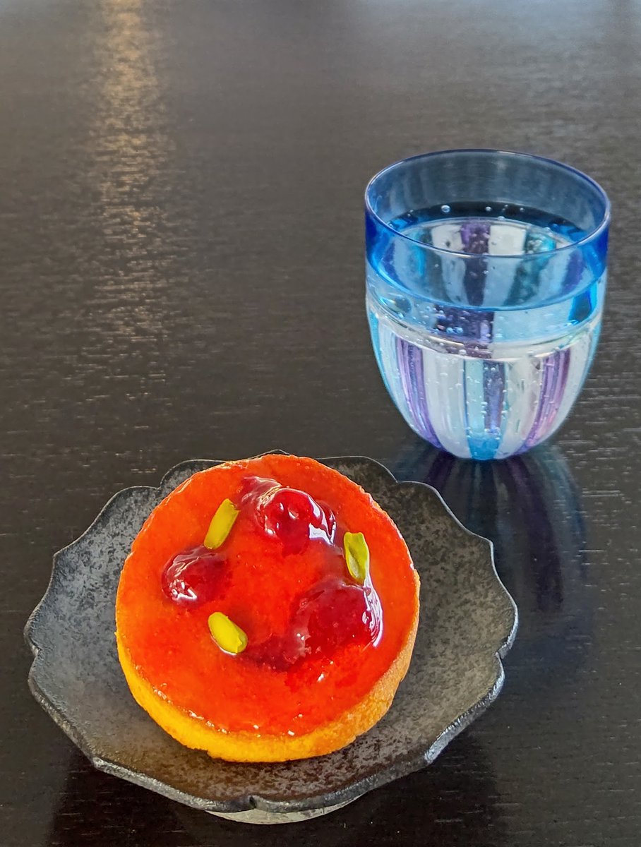 時刻は､16時16分

今日は､寒い日に成りましたね❄🧊❄

＃ブルトンヌ (#BRETONNE)
＃休日甘味王　フレーズ