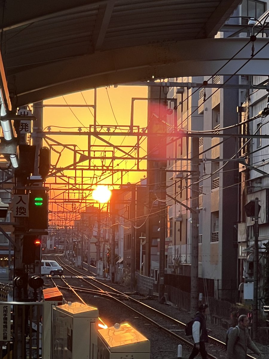 cacarubiia's tweet photo. これより素敵な黄昏の写真を持ってるあなたは勝者 https://t.co/VUwJ3K84v9