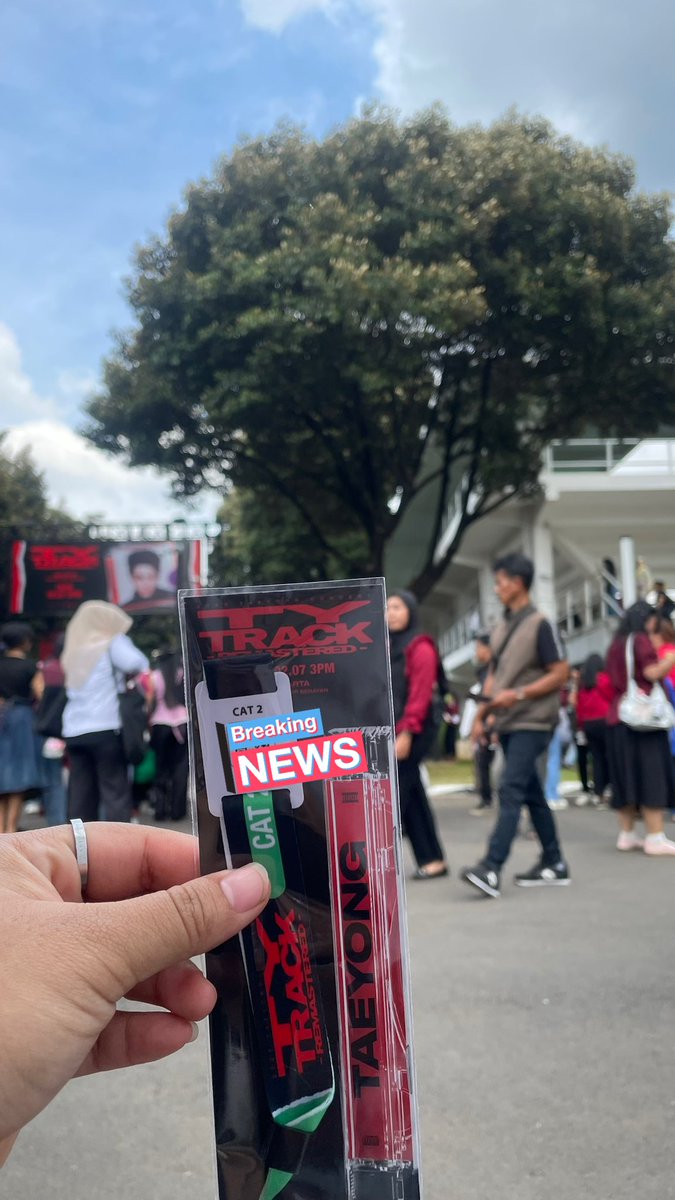 나 ☽̶☾ tweet media