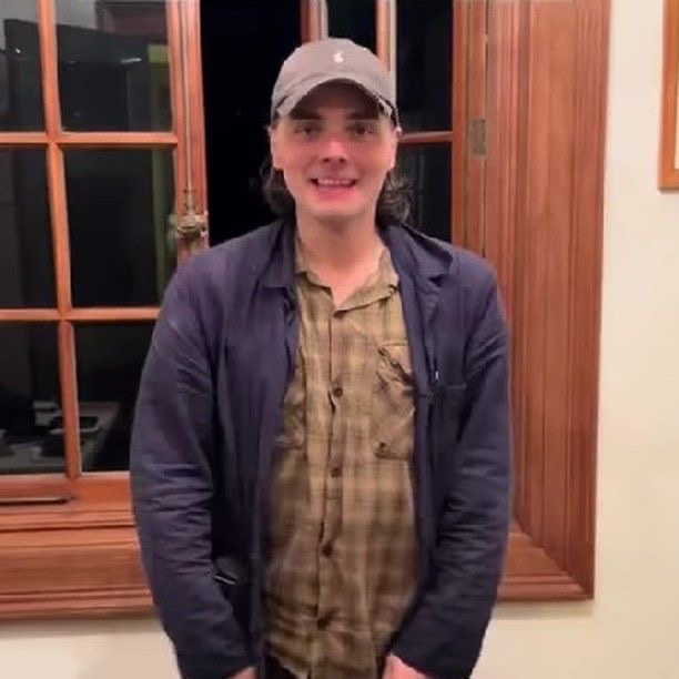 hourlygeeway's tweet image. 