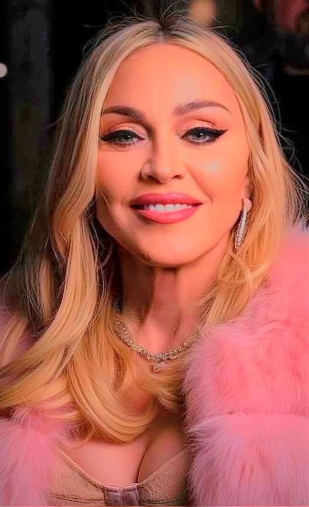 JohnathanB95400's tweet photo. Madonna  cionnie https://t.co/0KMCT1vPYI