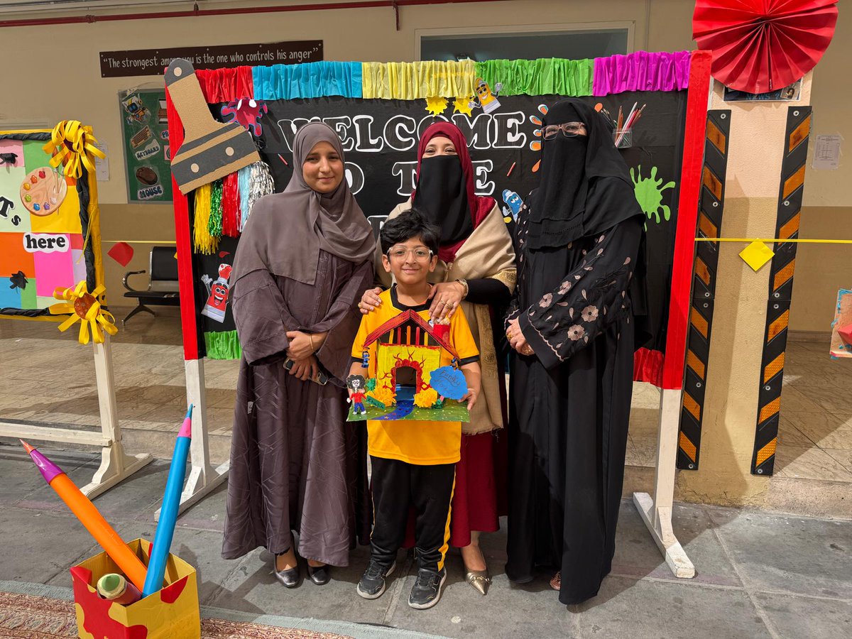 PakistanInteen1's tweet image. *🌟 Day 2 of the Grade 1 Art Festival! 🎨*

What an incredible day filled with energy and enthusiasm! Our little artists showcased their creativity at its peak, and we couldn't be more proud.

#ArtFestival #Grade1 #CreativityUnleashed #CommunitySupport #ProudParents