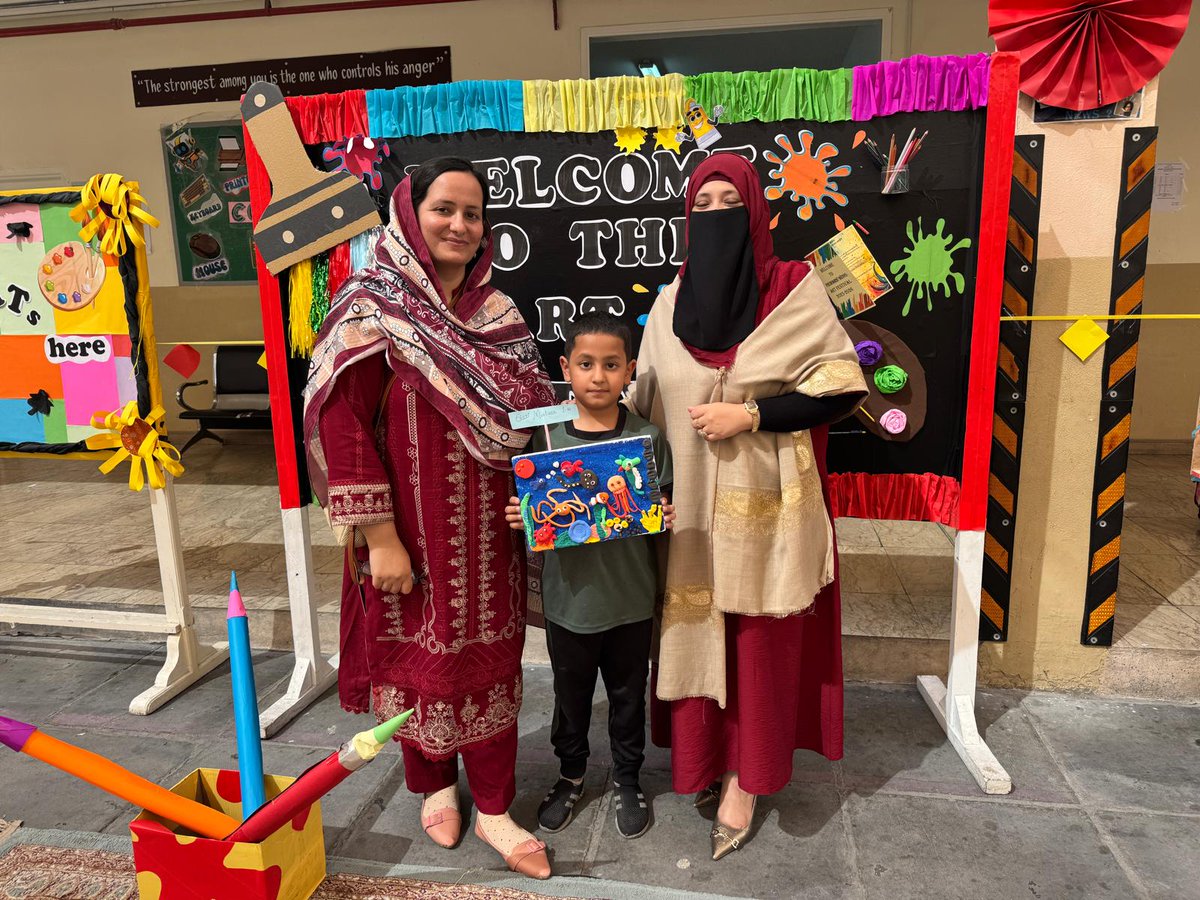 PakistanInteen1's tweet image. *🌟 Day 2 of the Grade 1 Art Festival! 🎨*

What an incredible day filled with energy and enthusiasm! Our little artists showcased their creativity at its peak, and we couldn't be more proud.

#ArtFestival #Grade1 #CreativityUnleashed #CommunitySupport #ProudParents