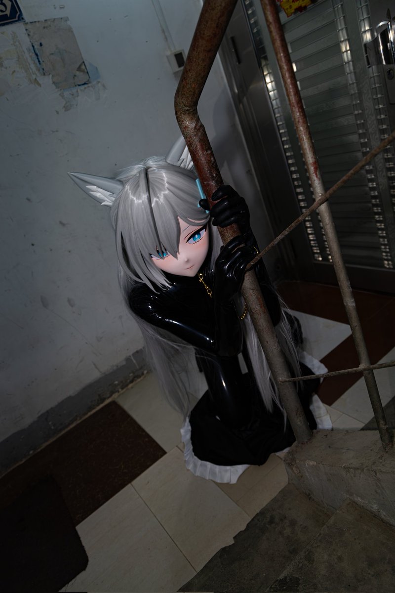 请不要......把我一个人留在这里.....求您了........
（入替@芋泥波波的大头呜哇！）
#latex
#kigurumi 
#rubber