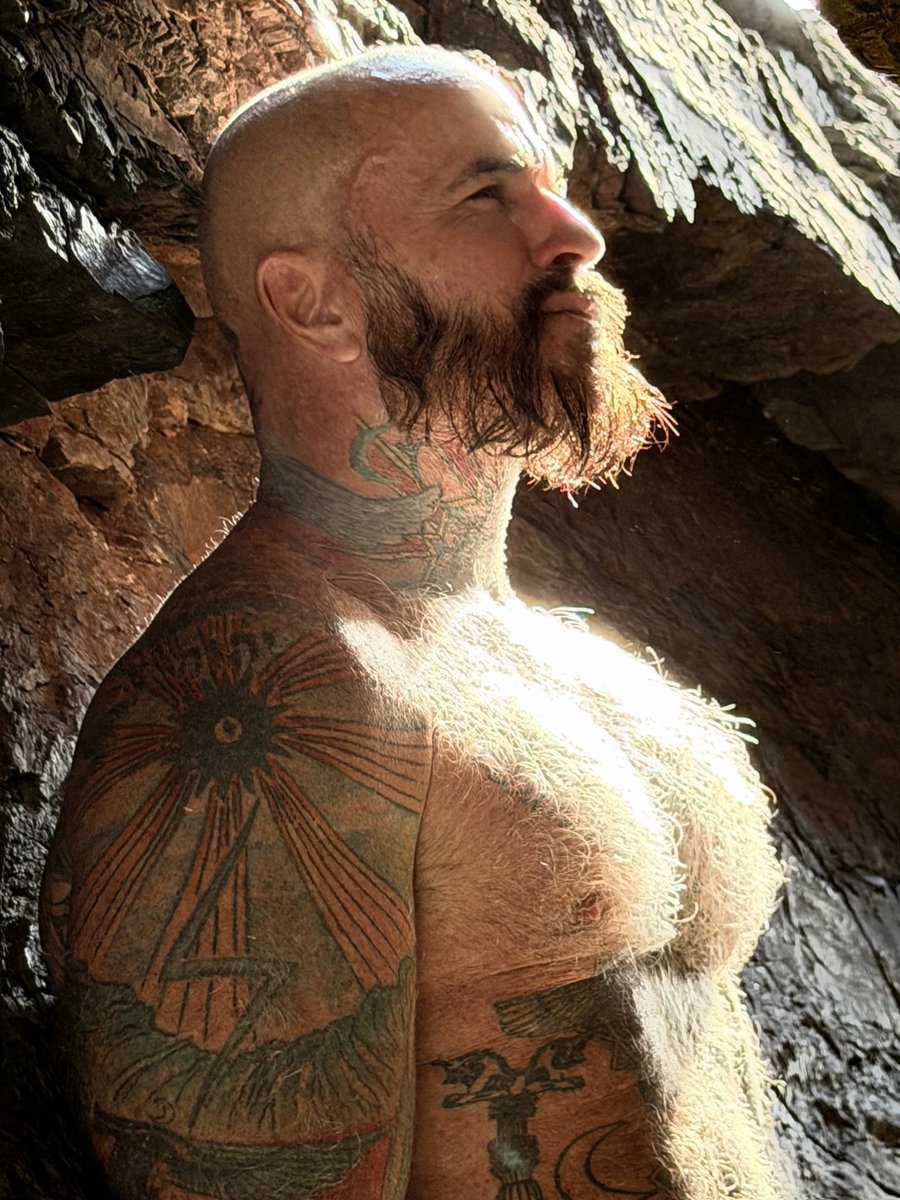 arijhunter's tweet photo. Golden cave https://t.co/DeupcbqFt3
